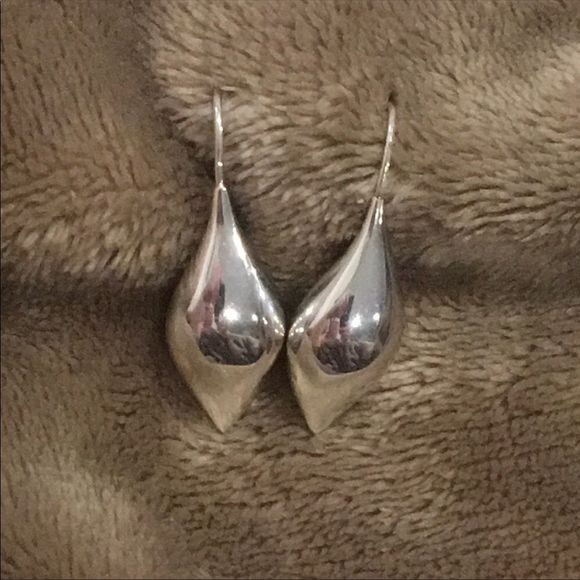 MICHAEL DAWKINS Sterling Silver Puff Teardrop French Wire Earrings - Picture 8 of 10